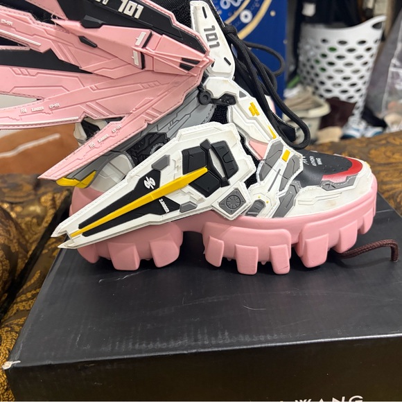 Anthony Wang Gundam sneakers - Picture 3 of 8
